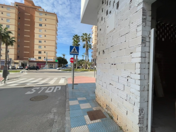COMERCIAL ESTRATÉGICO