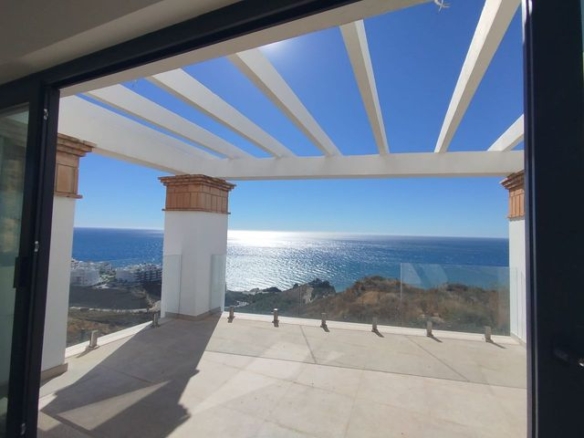 EXCLUSIVA PROMOCIÓN EL PEÑONCILLO “INFINITY VIEWS”